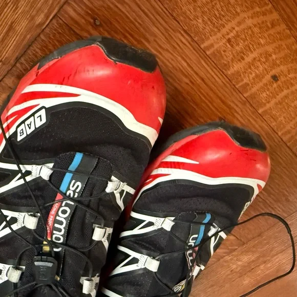 Salomon Black Red Trail Sneakers with White Accents - Picture 2 of 6